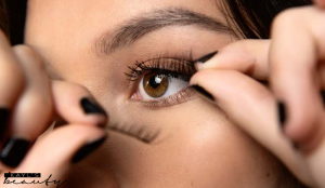 Takma Kirpik Göze Zarar Verir Mi?